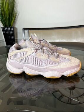 Adidas Yeezy 500 Soft Vision
FW2656 lilac mesh Suede
Low Top Sneakers Men Sz 12